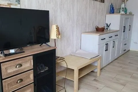 T2 Rez-de-jardin Apartman *